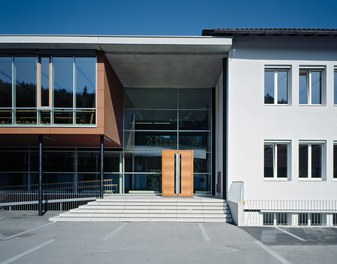 Primary School Schlins - entrance