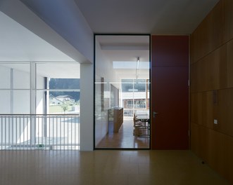 Primary School Schlins - view into classroom