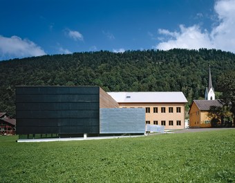School Bizau - urban-planning context