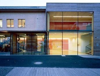 School Bizau - entrance at night