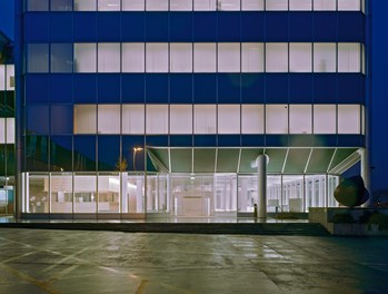 Headquarter HILTI - entrance at night