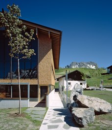 Apartment House Oberlech - detail of facade