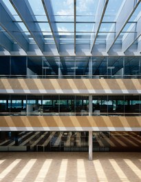 Headquarter Omicron - atrium