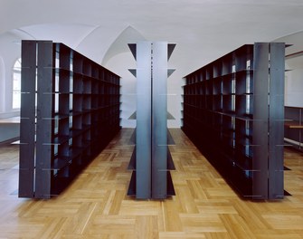 Library IMC Krems - steel racks