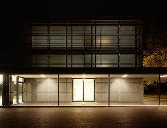 School Lauterach - entrance at night
