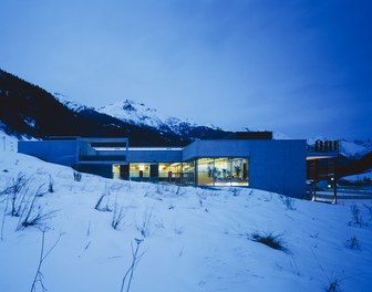 Arlberg Well.com - night shot