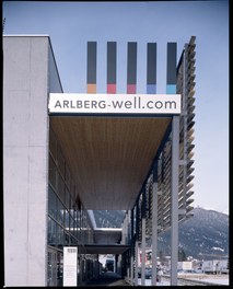 Arlberg Well.com - detail of facade