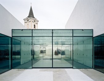 Church Podersdorf - entrance