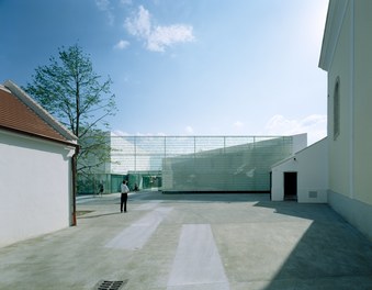 Church Podersdorf - courtyard