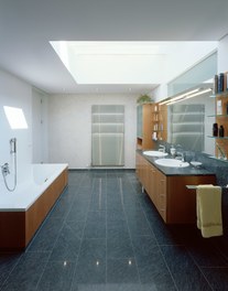 Office Building Lustenau - bathroom
