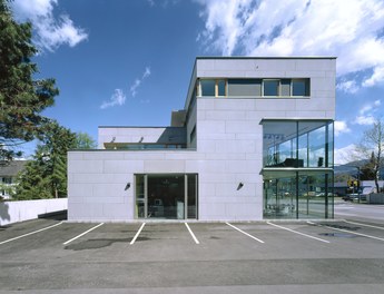 Dolce Vita Shop - south facade