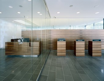 Raiffeisenbank Hatlerdorf - counter hall