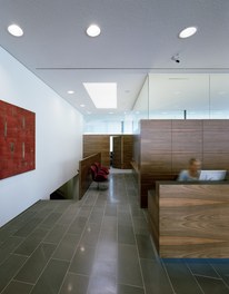 Raiffeisenbank Hatlerdorf - counter hall