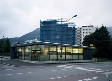 Raiffeisenbank Hatlerdorf - night shot