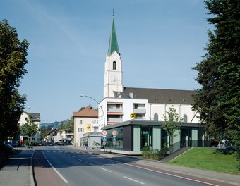 Raiffeisenbank Hatlerdorf - urban-planning context