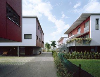 Housing Complex Schendlingen - access to apartments