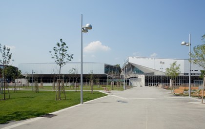 Stadthalle Wien - view from park