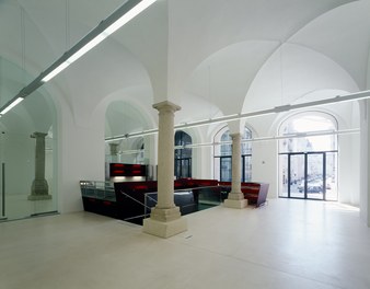 Galerie der Forschung - entrance and bar