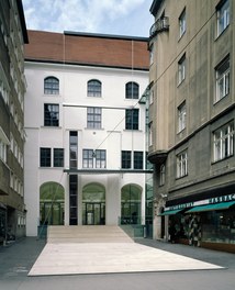 Galerie der Forschung - view from street