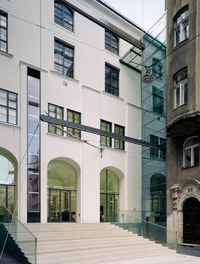 Galerie der Forschung - detail of facade