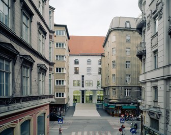 Galerie der Forschung - view from Wollzeile
