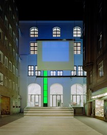 Galerie der Forschung - entrance at night