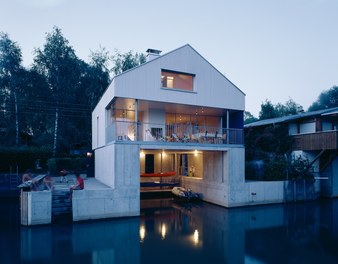 Boathouse M - night shot