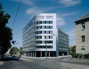 Haus der Forschung - view from southwest