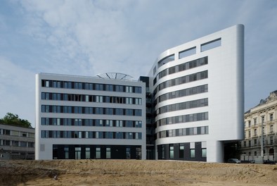 Haus der Forschung - view from east