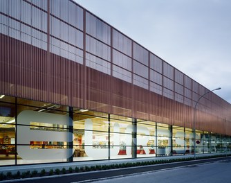 Supermarket Eurospar Bregenz - facade at night