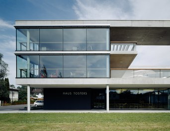 Nursing Home Tosters - entrance