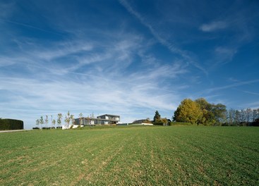 House for Thomas - house on the top of the hill