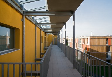 Housing Estate Mühlweg - arcade