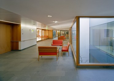 LKH Wolfsberg Geriatrics - corridor and meetingspace