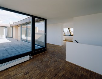 Loft Lindauergasse - living room and patio