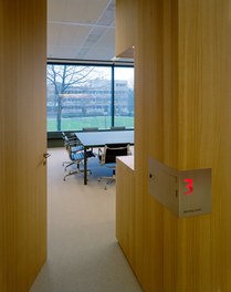 Office Freshfields Bruckhaus Deringer LLP - conference room