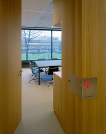 Office Freshfields Bruckhaus Deringer LLP - conference room