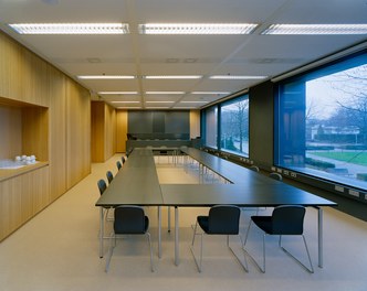 Office Freshfields Bruckhaus Deringer LLP - conference room