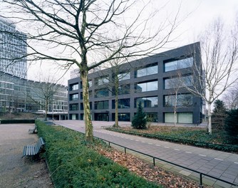 Office Freshfields Bruckhaus Deringer LLP - view from south east