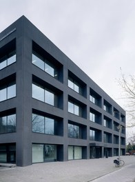 Office Freshfields Bruckhaus Deringer LLP - detail of facade