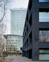 Office Freshfields Bruckhaus Deringer LLP - detail of facade