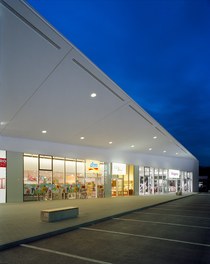 Eurospar Traiskirchen - mall at night