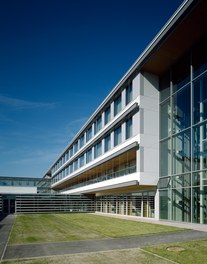 Donauklinikum Tulln - west facade with staircase
