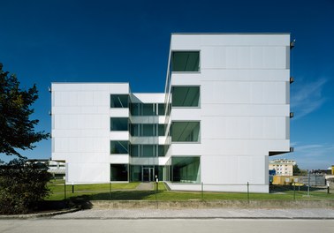 Donauklinikum Tulln - view from south
