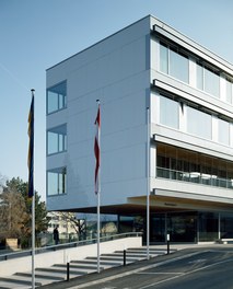 Donauklinikum Tulln - entrance with stairs