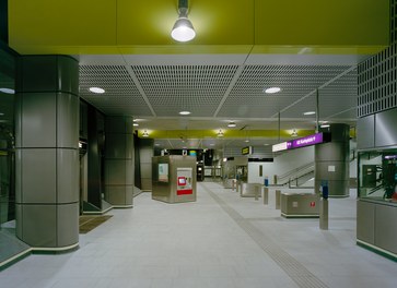 U2 Underground - main space