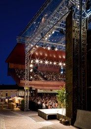 Mobile Tribühne Haag - during event