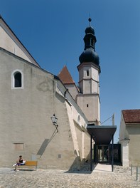 Minoritenkirche Krems-Stein - entrance