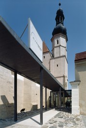 Minoritenkirche Krems-Stein - entrance
