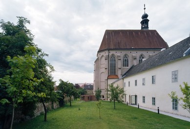 Minoritenkirche Krems-Stein - view from garden